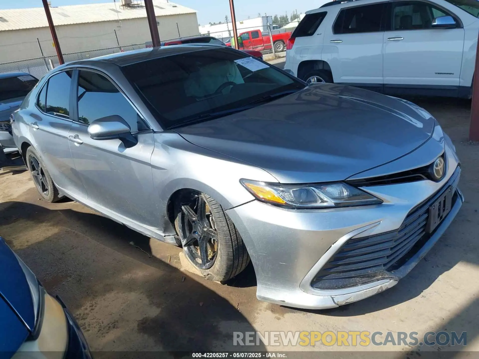 1 Photograph of a damaged car 4T1C11AK1NU621288 TOYOTA CAMRY 2022