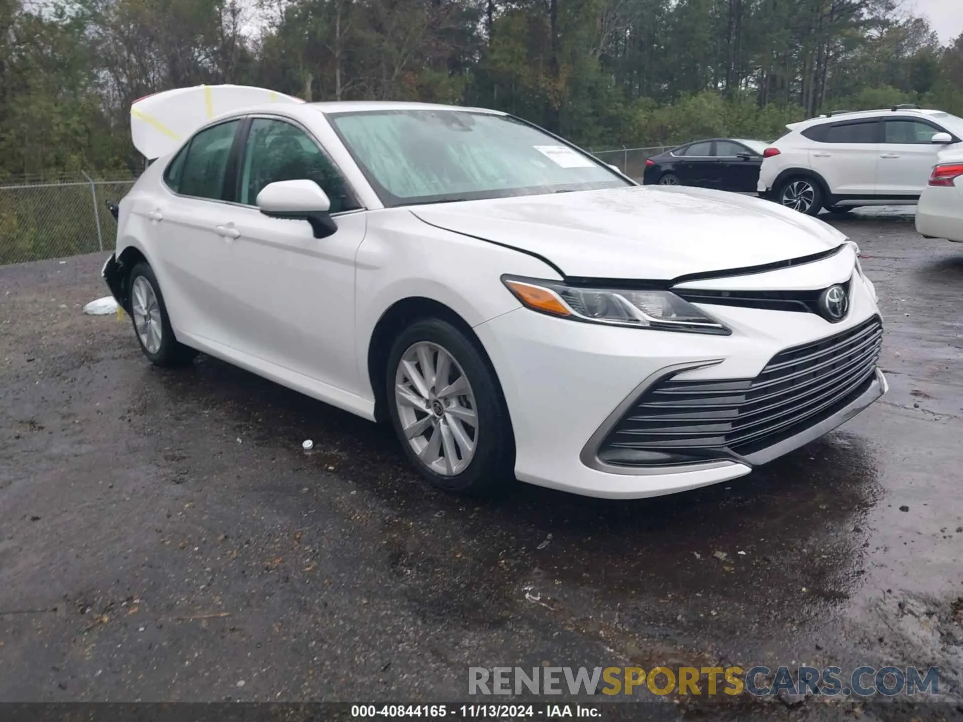1 Photograph of a damaged car 4T1C11AK1NU636969 TOYOTA CAMRY 2022