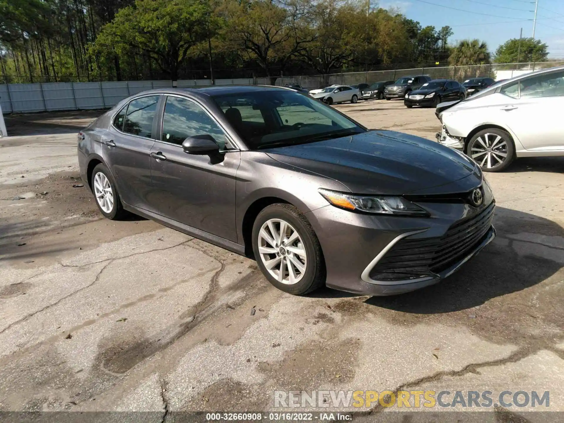 1 Photograph of a damaged car 4T1C11AK1NU640343 TOYOTA CAMRY 2022