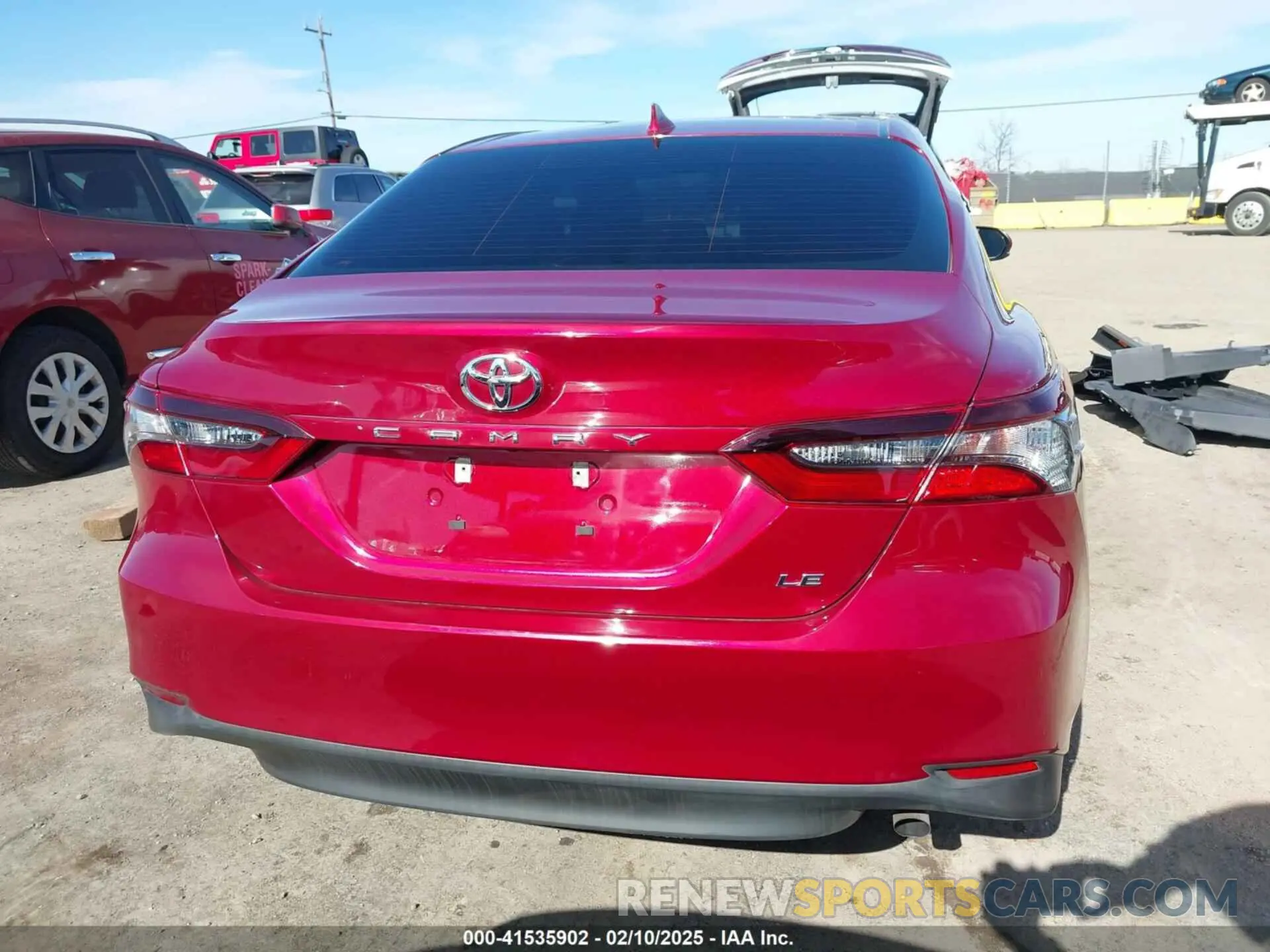 16 Photograph of a damaged car 4T1C11AK1NU660558 TOYOTA CAMRY 2022