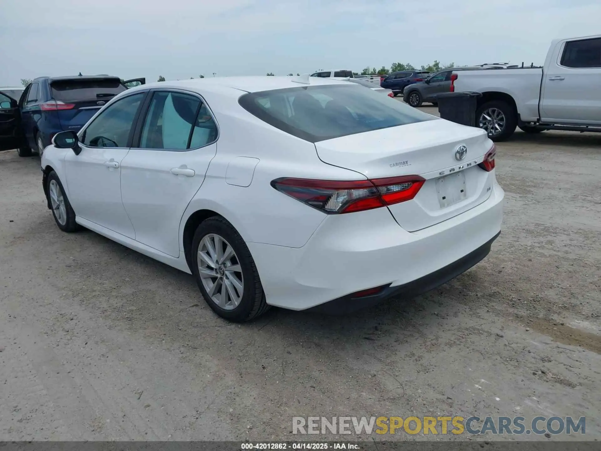 3 Photograph of a damaged car 4T1C11AK1NU665694 TOYOTA CAMRY 2022