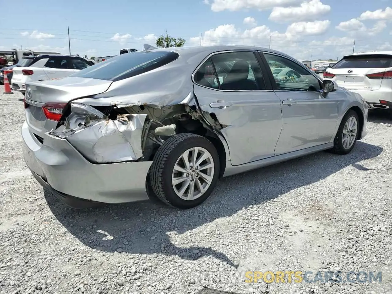 3 Photograph of a damaged car 4T1C11AK1NU683368 TOYOTA CAMRY 2022