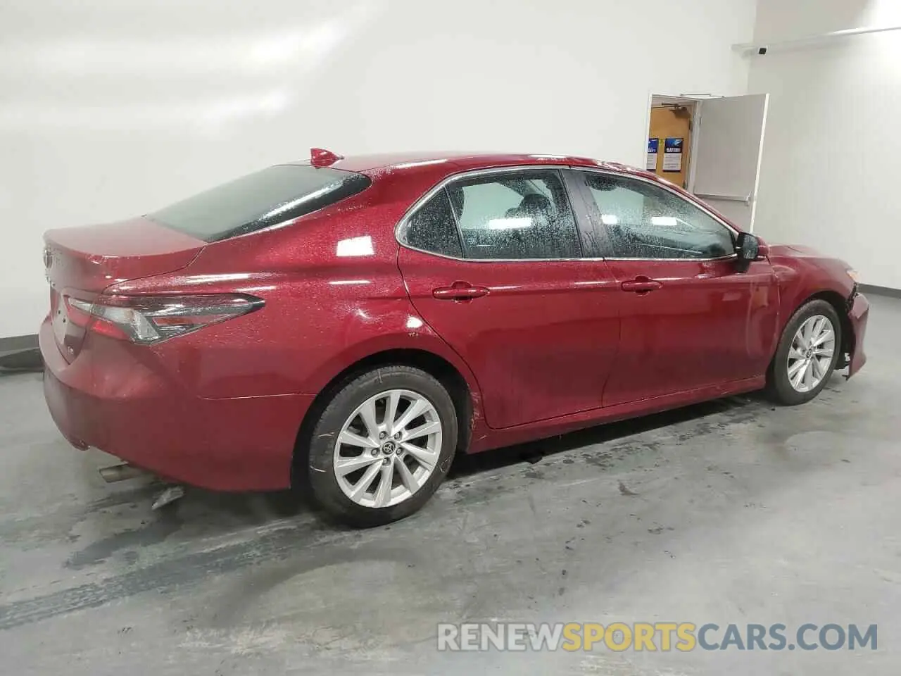 3 Photograph of a damaged car 4T1C11AK1NU689039 TOYOTA CAMRY 2022