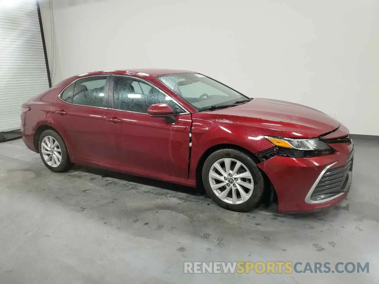 4 Photograph of a damaged car 4T1C11AK1NU689039 TOYOTA CAMRY 2022