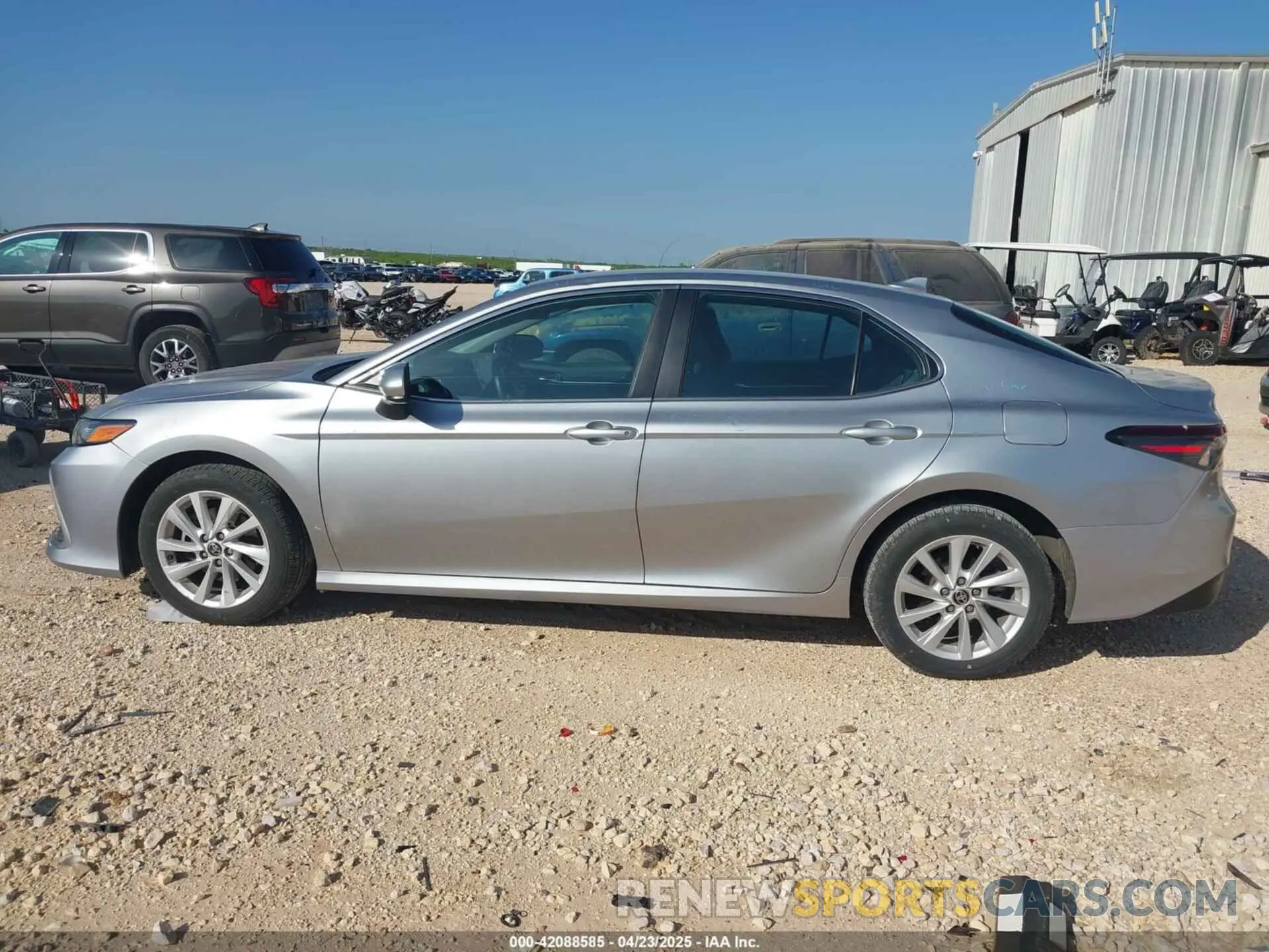 14 Photograph of a damaged car 4T1C11AK1NU697349 TOYOTA CAMRY 2022