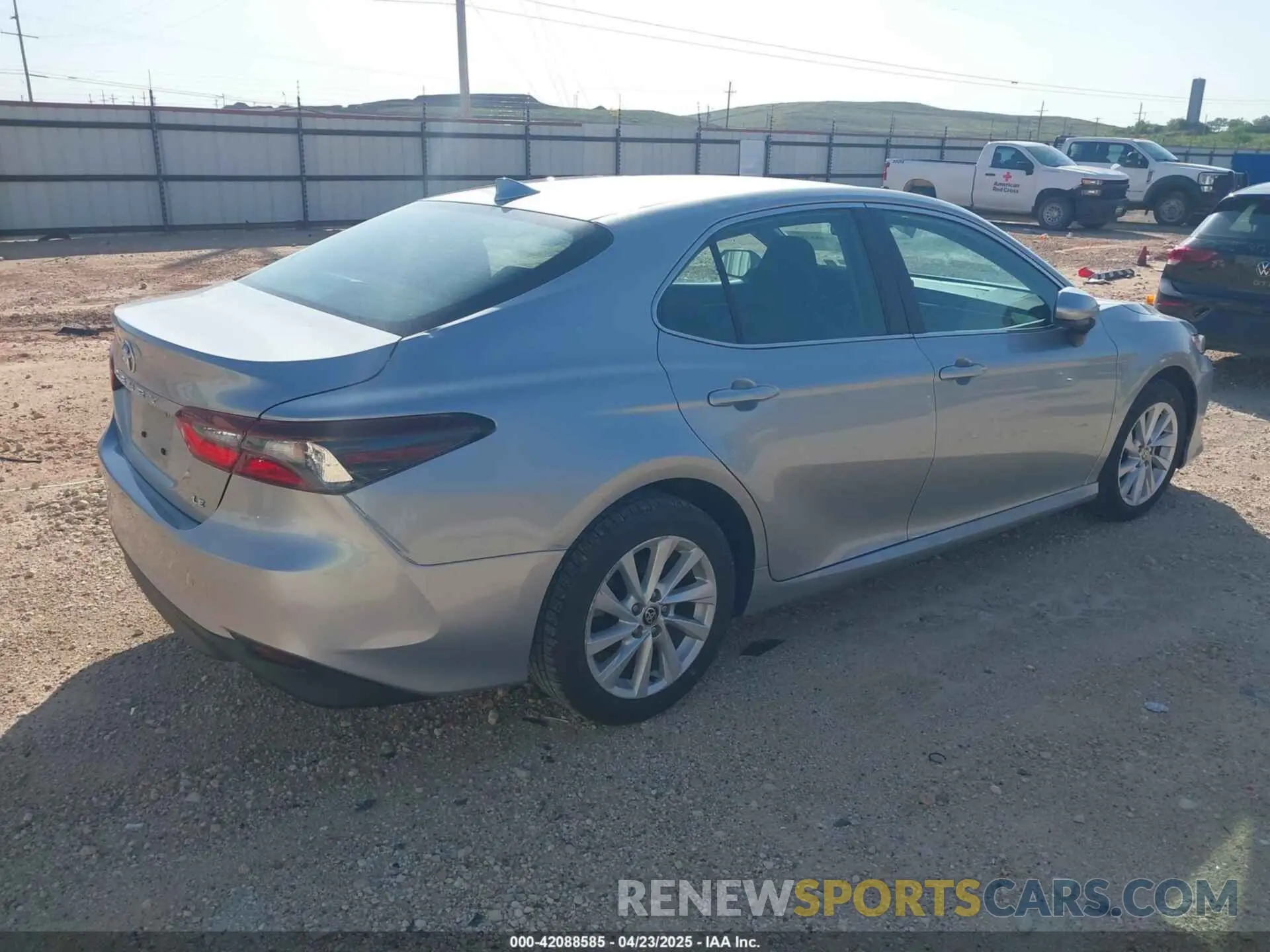 4 Photograph of a damaged car 4T1C11AK1NU697349 TOYOTA CAMRY 2022