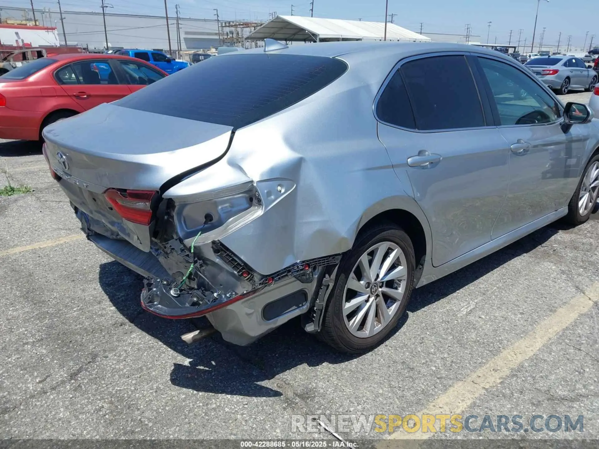 17 Photograph of a damaged car 4T1C11AK1NU707569 TOYOTA CAMRY 2022