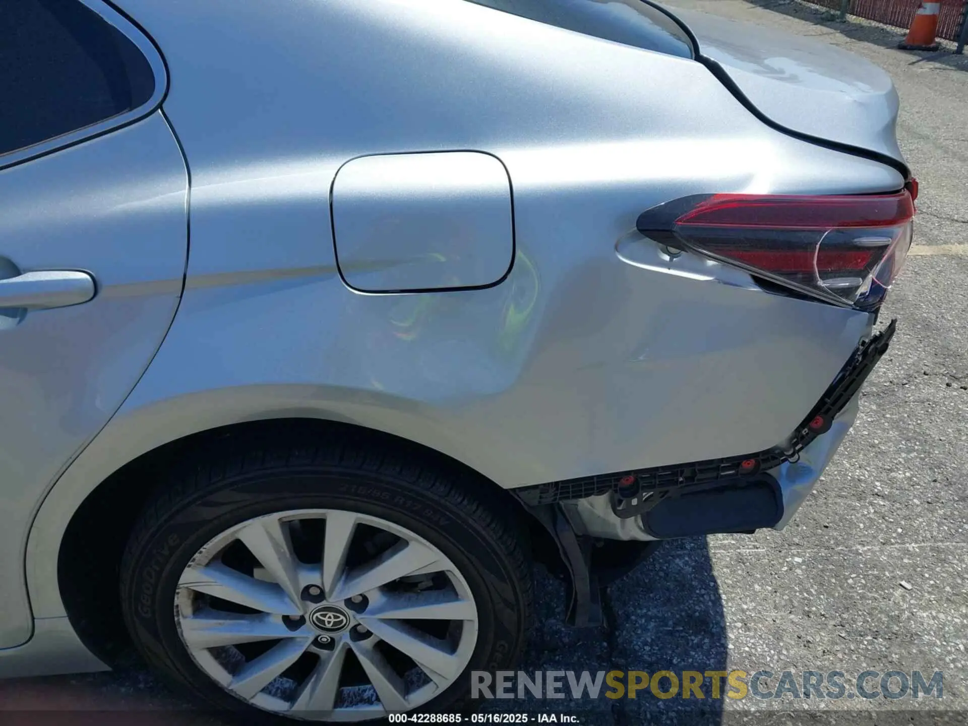21 Photograph of a damaged car 4T1C11AK1NU707569 TOYOTA CAMRY 2022