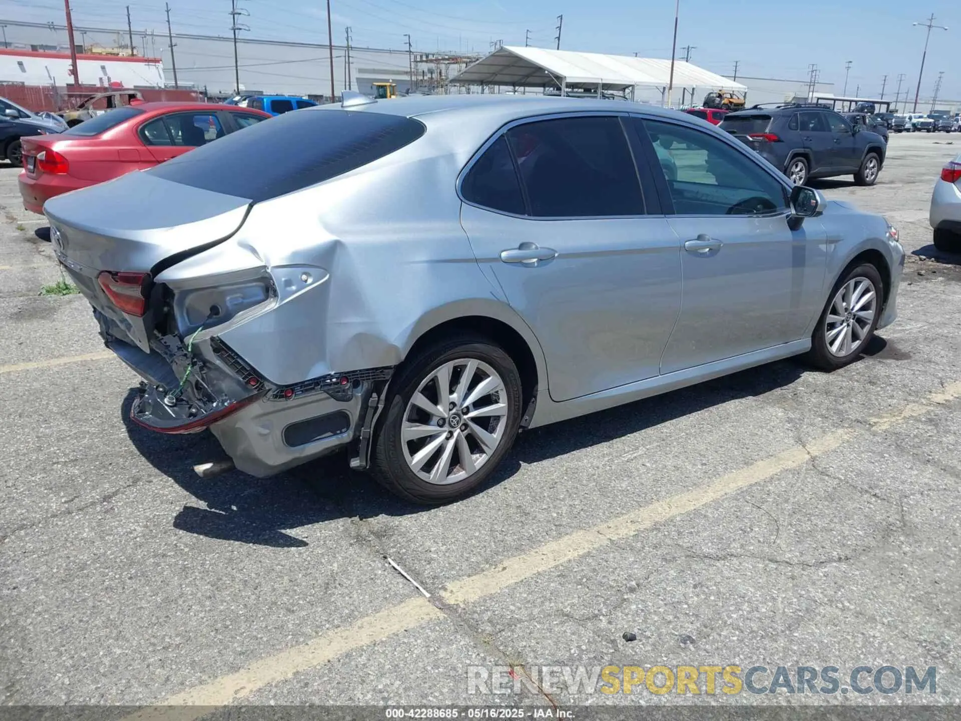 4 Photograph of a damaged car 4T1C11AK1NU707569 TOYOTA CAMRY 2022
