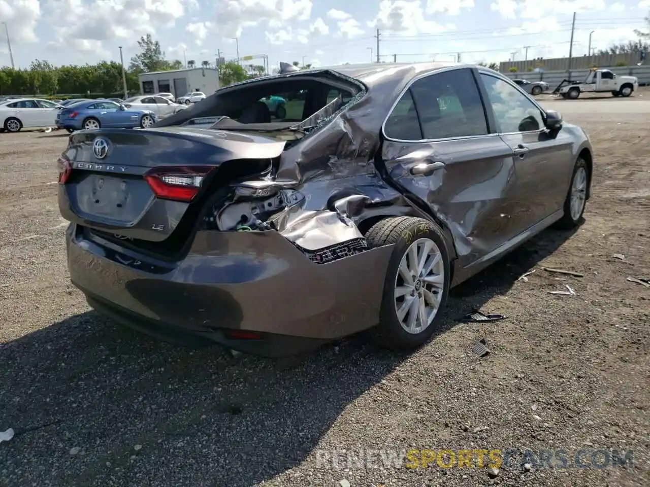 4 Photograph of a damaged car 4T1C11AK2NU004725 TOYOTA CAMRY 2022