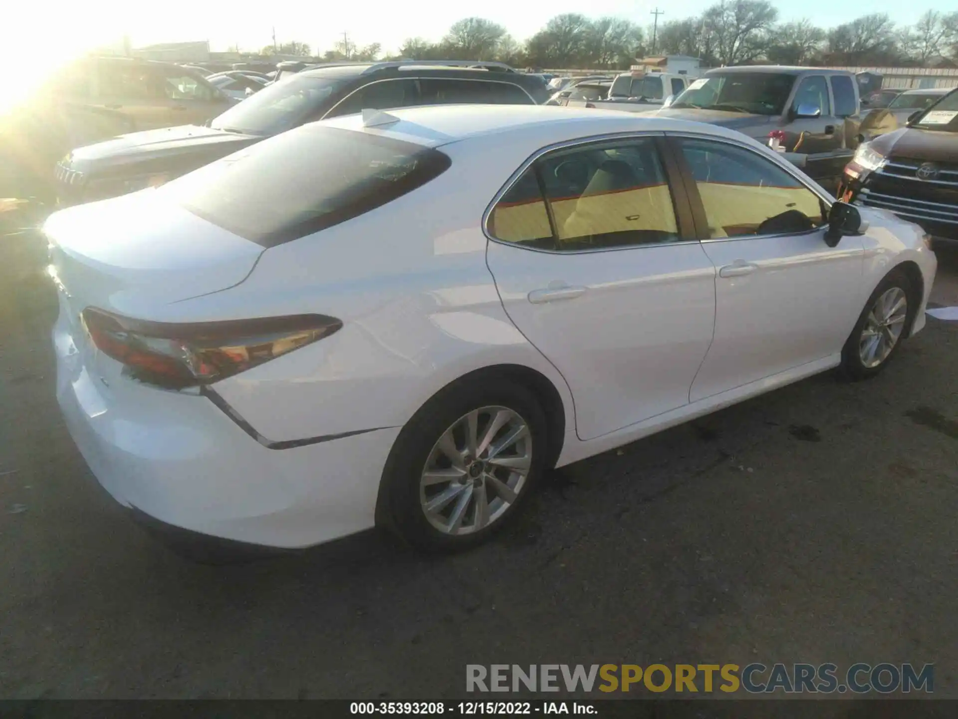 4 Photograph of a damaged car 4T1C11AK2NU619310 TOYOTA CAMRY 2022