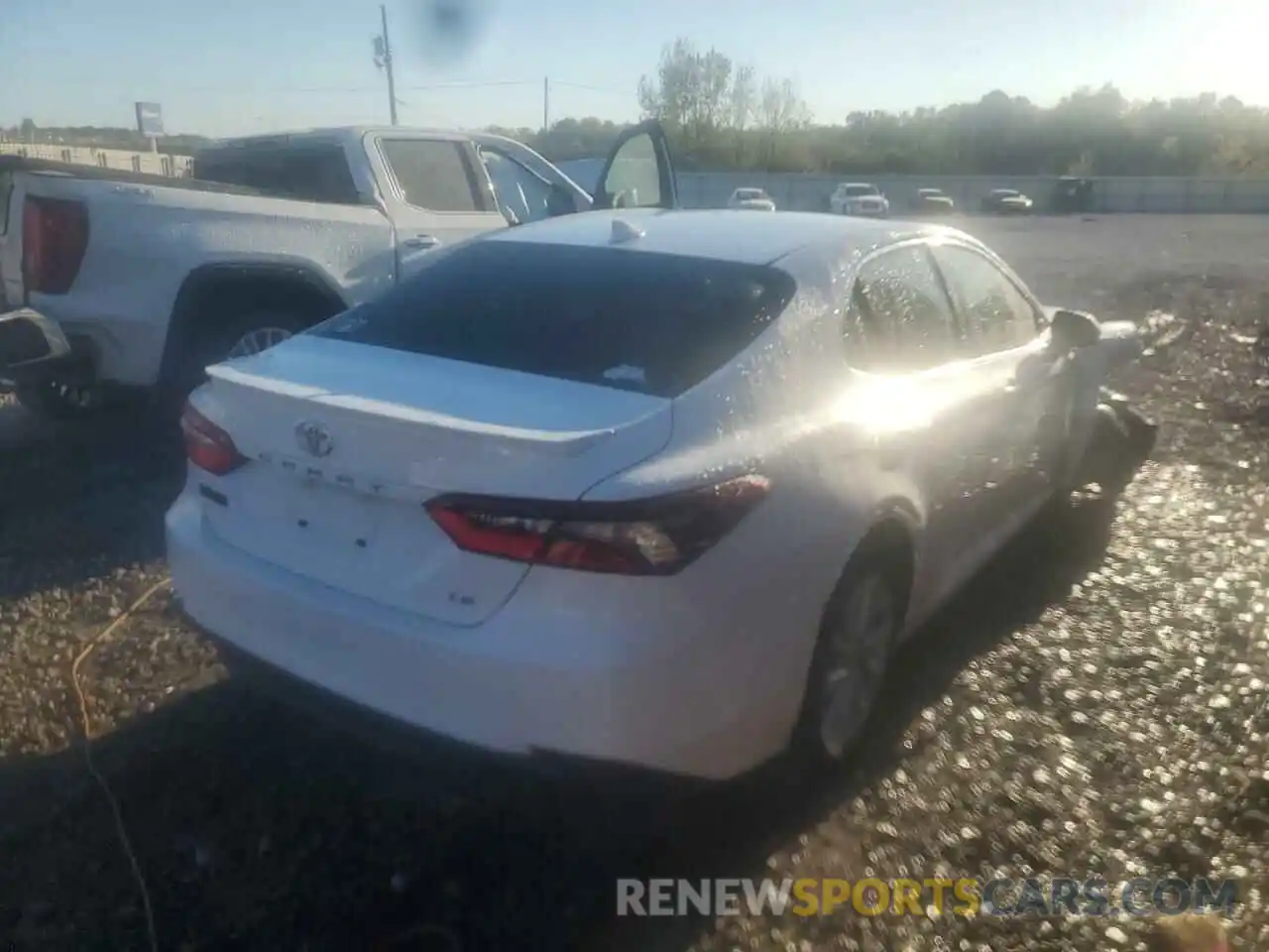 4 Photograph of a damaged car 4T1C11AK2NU633417 TOYOTA CAMRY 2022