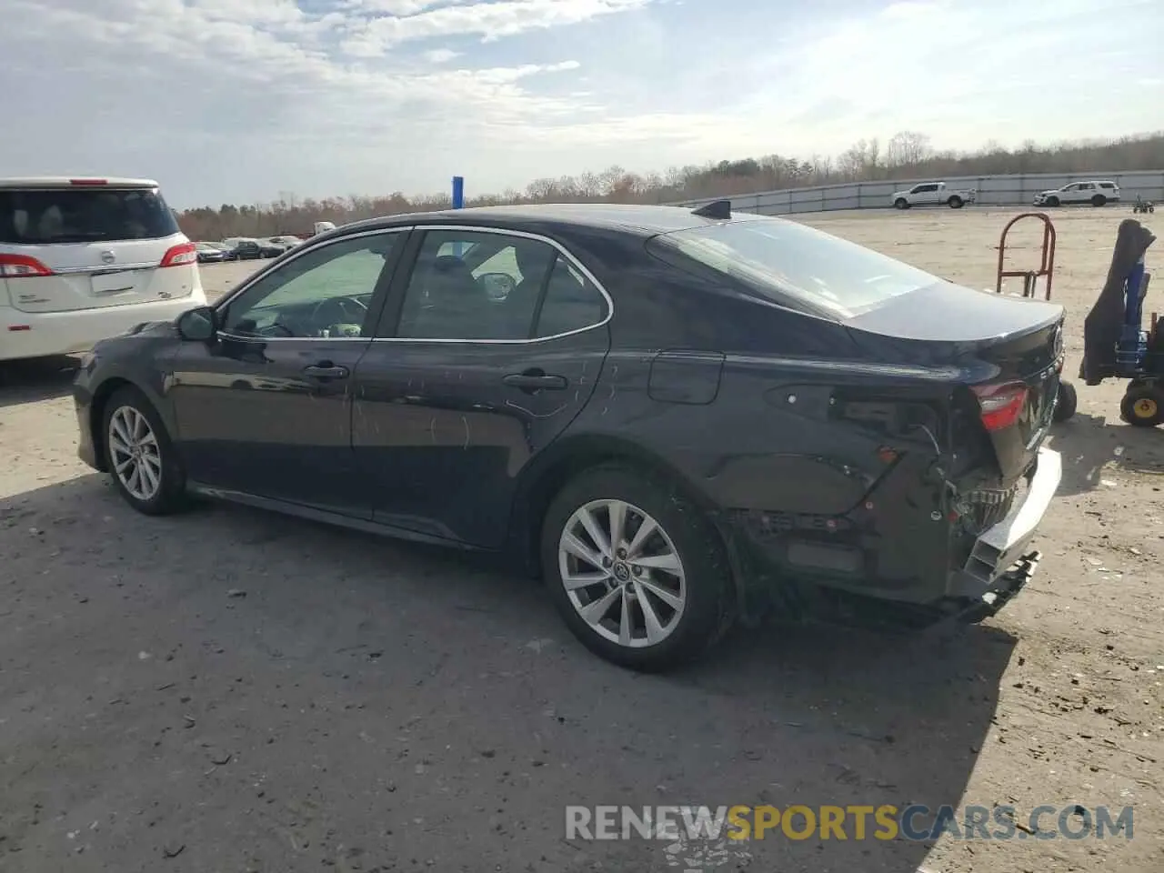 2 Photograph of a damaged car 4T1C11AK2NU653800 TOYOTA CAMRY 2022