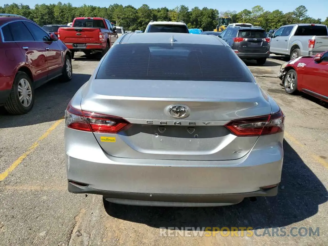 6 Photograph of a damaged car 4T1C11AK2NU663906 TOYOTA CAMRY 2022