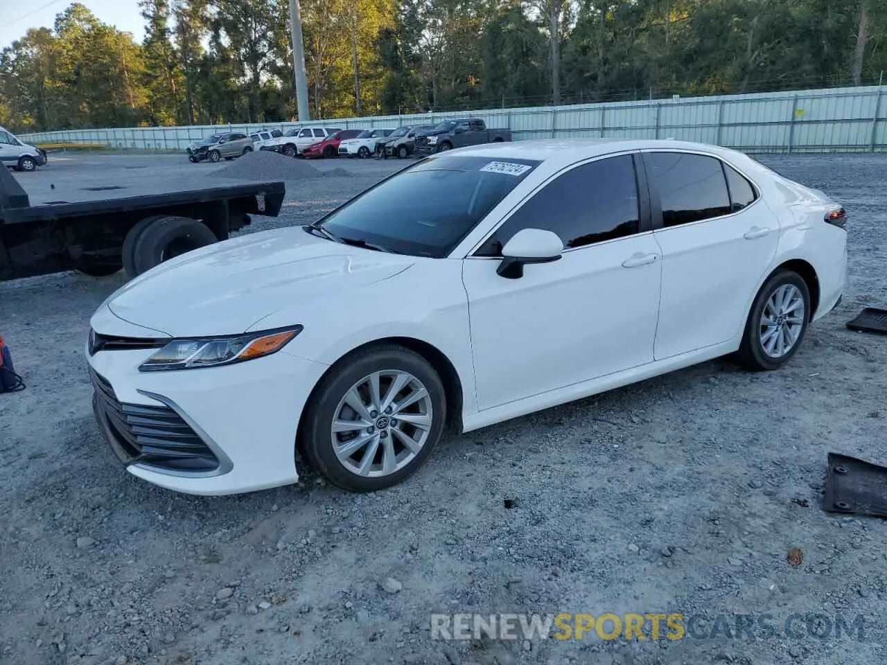 1 Photograph of a damaged car 4T1C11AK2NU664053 TOYOTA CAMRY 2022