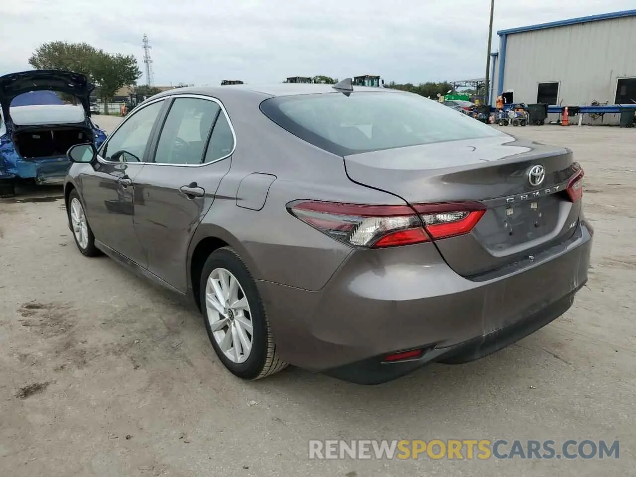 2 Photograph of a damaged car 4T1C11AK2NU665445 TOYOTA CAMRY 2022