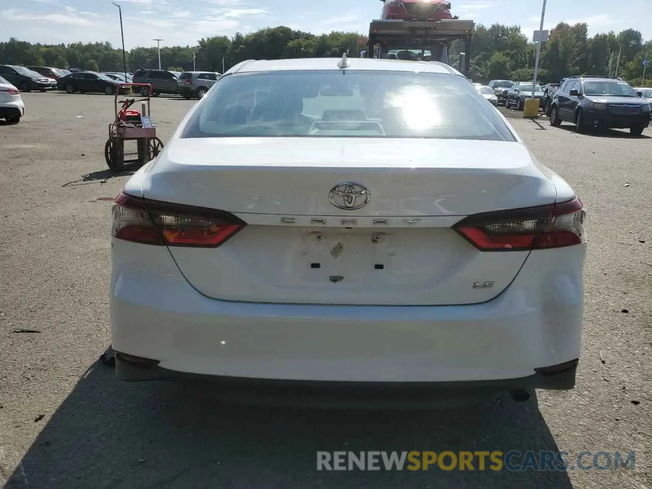6 Photograph of a damaged car 4T1C11AK2NU688210 TOYOTA CAMRY 2022