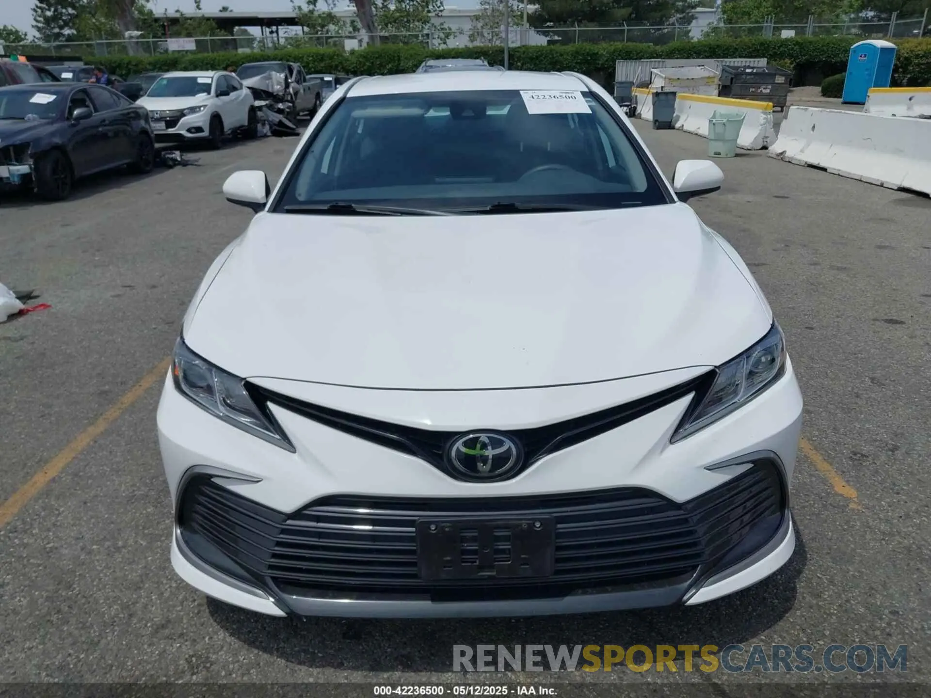 12 Photograph of a damaged car 4T1C11AK2NU689552 TOYOTA CAMRY 2022