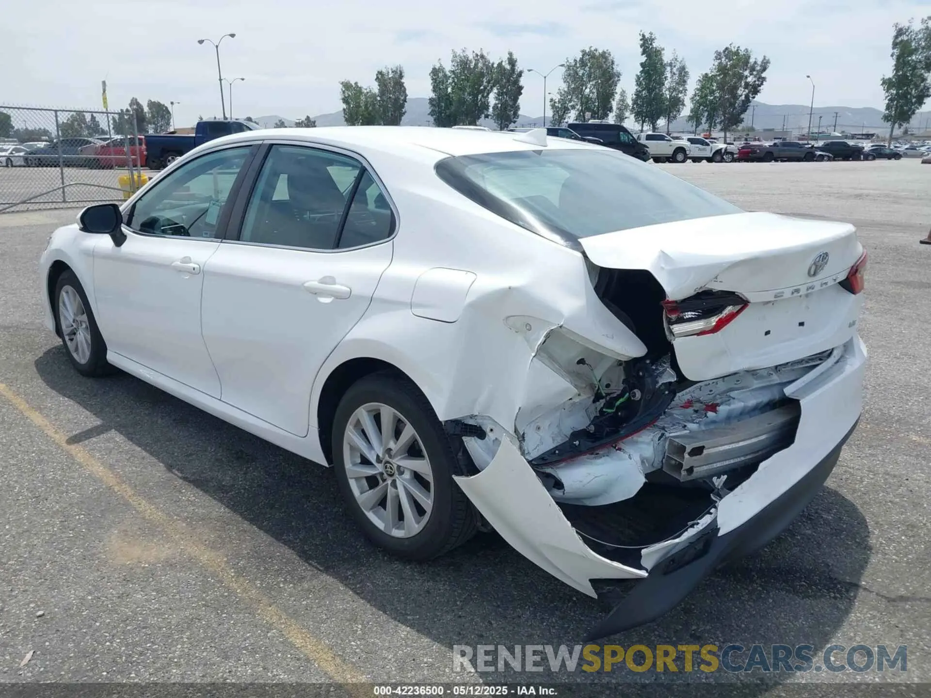 3 Photograph of a damaged car 4T1C11AK2NU689552 TOYOTA CAMRY 2022