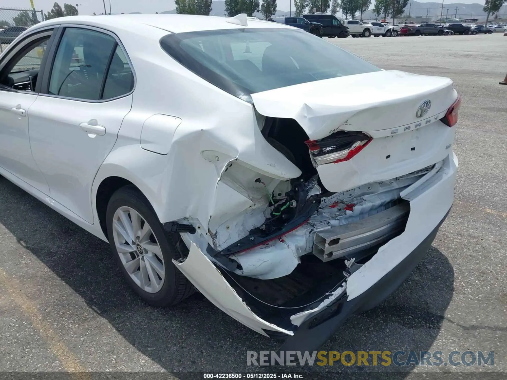 6 Photograph of a damaged car 4T1C11AK2NU689552 TOYOTA CAMRY 2022