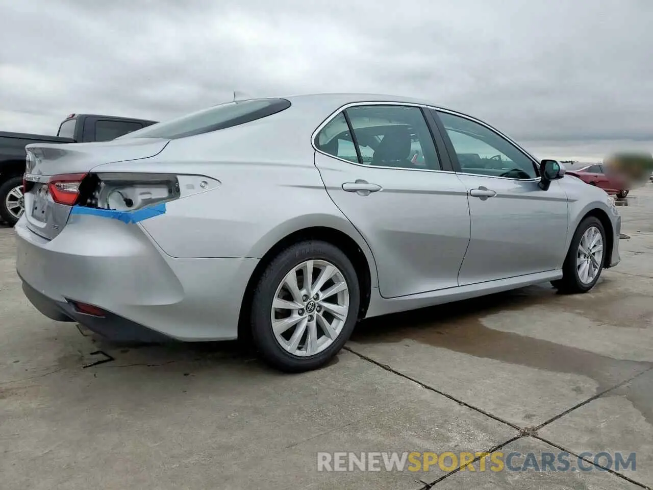 3 Photograph of a damaged car 4T1C11AK2NU703935 TOYOTA CAMRY 2022