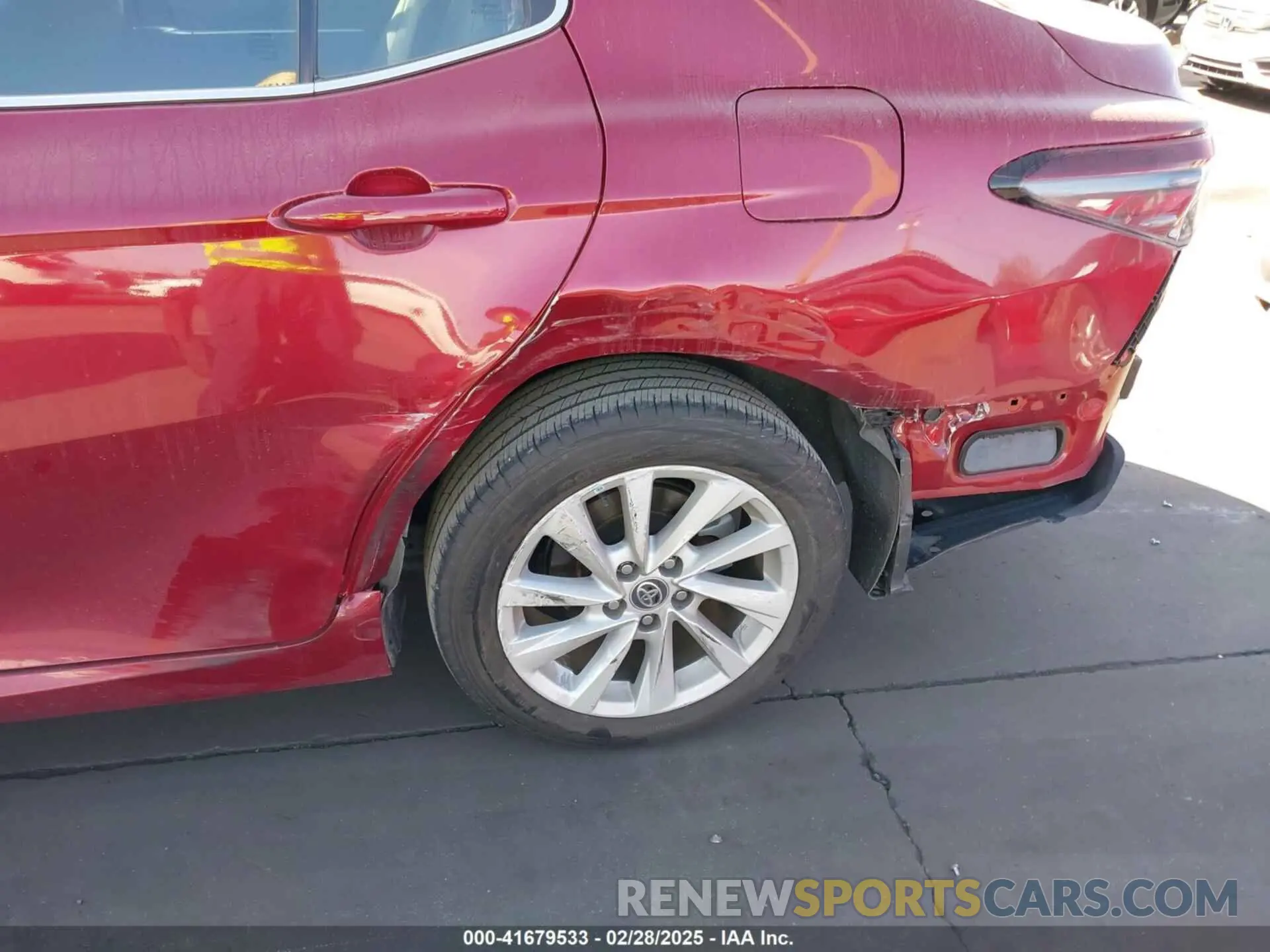 18 Photograph of a damaged car 4T1C11AK3NU047552 TOYOTA CAMRY 2022