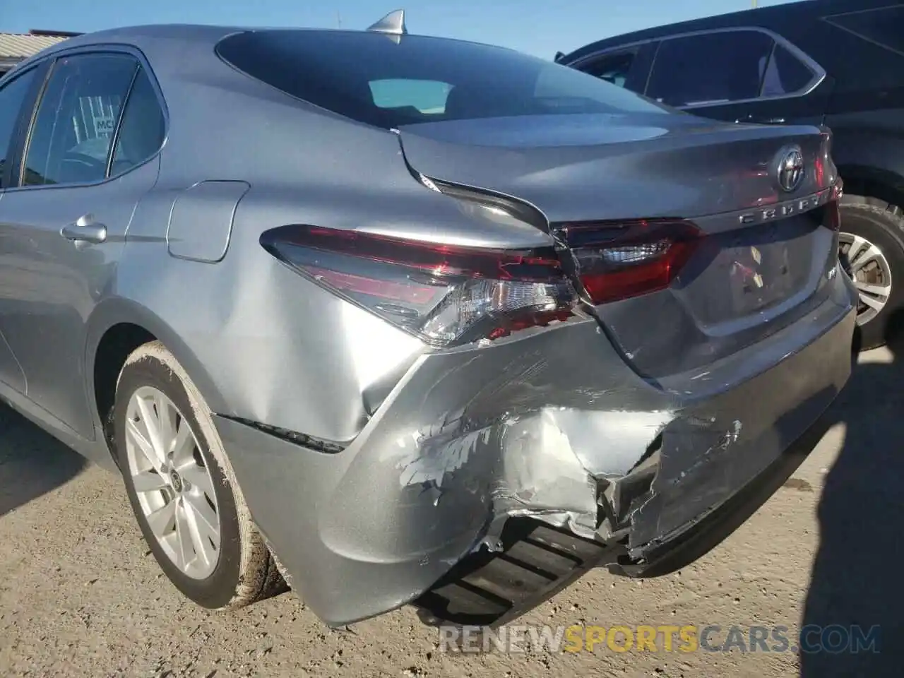 9 Photograph of a damaged car 4T1C11AK3NU620837 TOYOTA CAMRY 2022