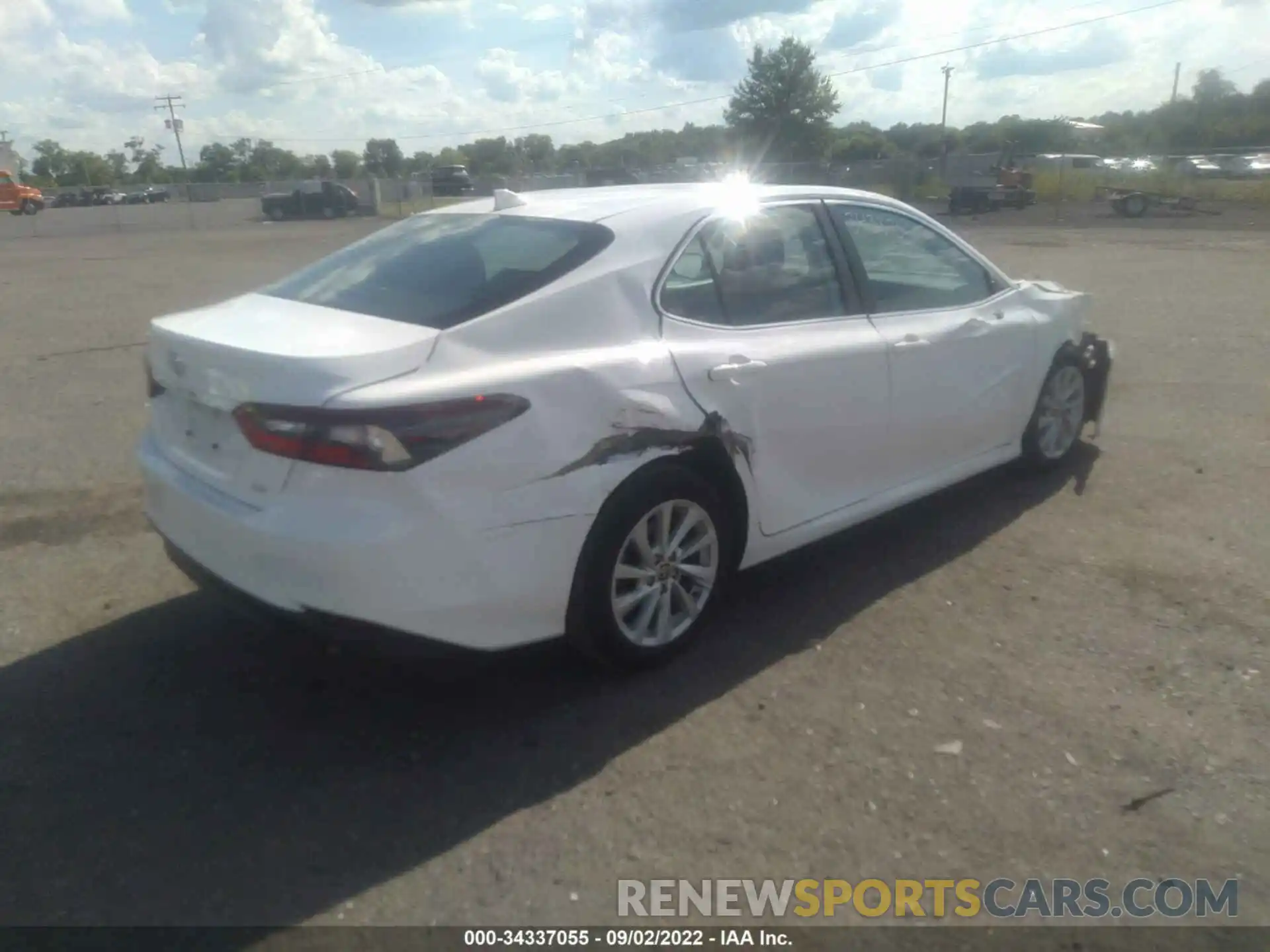 4 Photograph of a damaged car 4T1C11AK3NU621566 TOYOTA CAMRY 2022