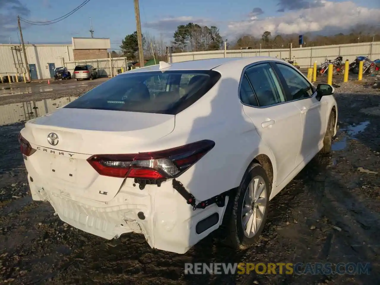 4 Photograph of a damaged car 4T1C11AK3NU623186 TOYOTA CAMRY 2022