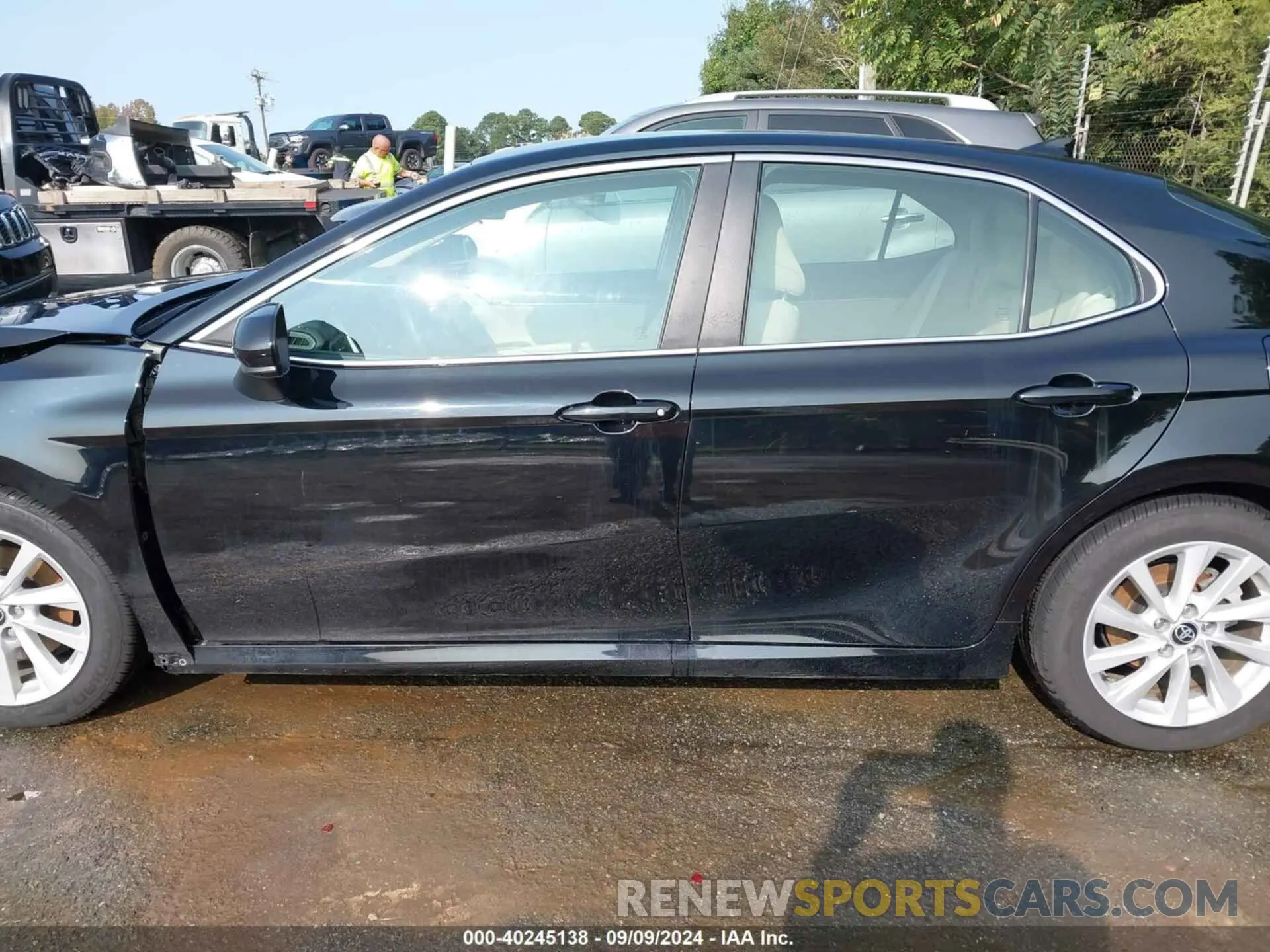 14 Photograph of a damaged car 4T1C11AK3NU631739 TOYOTA CAMRY 2022