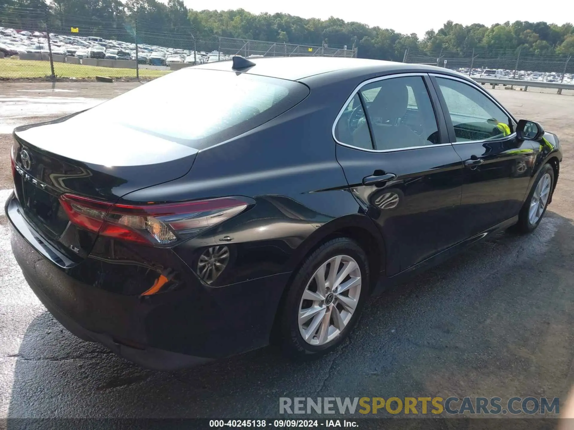 4 Photograph of a damaged car 4T1C11AK3NU631739 TOYOTA CAMRY 2022