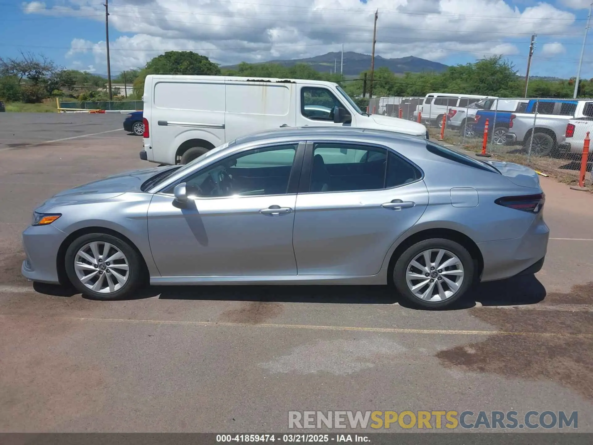 14 Photograph of a damaged car 4T1C11AK3NU638299 TOYOTA CAMRY 2022