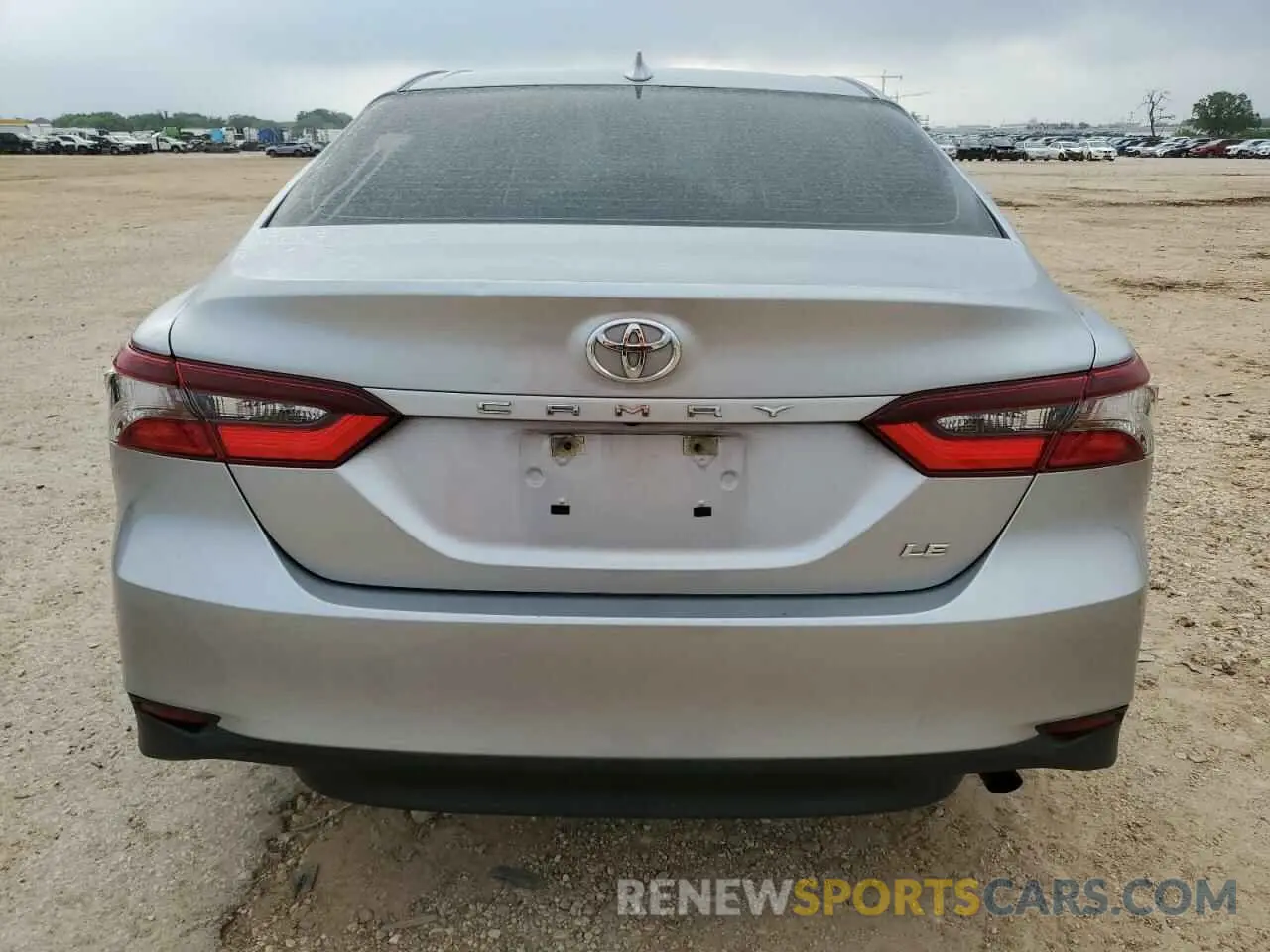 6 Photograph of a damaged car 4T1C11AK3NU643471 TOYOTA CAMRY 2022