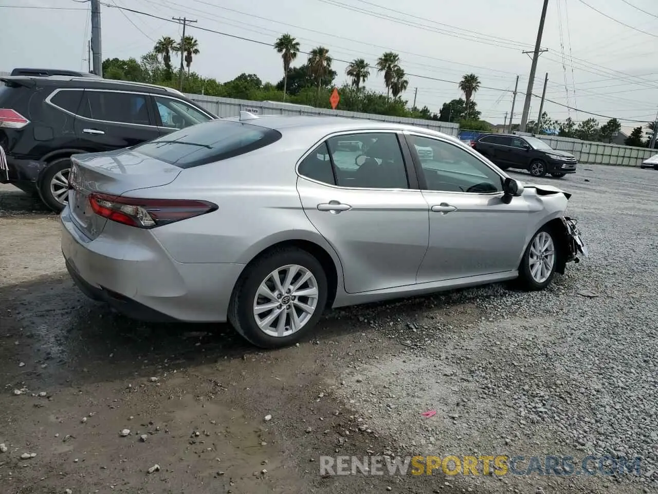 3 Photograph of a damaged car 4T1C11AK3NU682318 TOYOTA CAMRY 2022