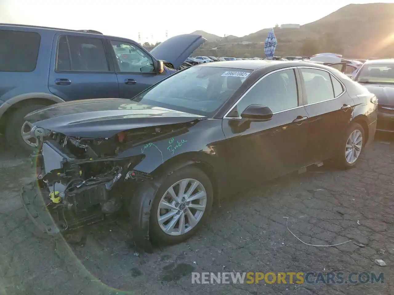 1 Photograph of a damaged car 4T1C11AK3NU691715 TOYOTA CAMRY 2022