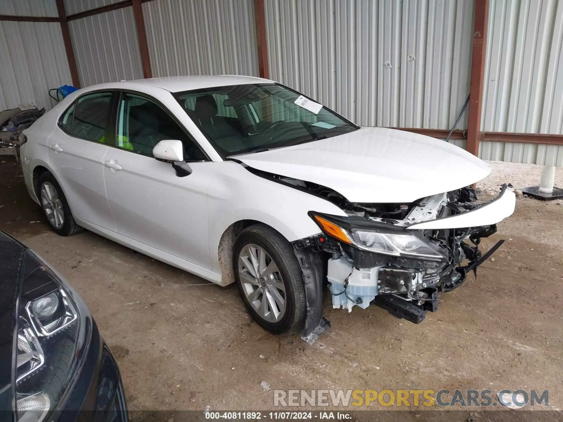 1 Photograph of a damaged car 4T1C11AK3NU696414 TOYOTA CAMRY 2022
