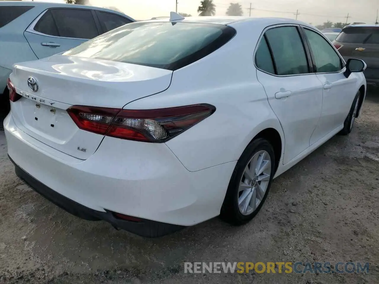 3 Photograph of a damaged car 4T1C11AK3NU709064 TOYOTA CAMRY 2022
