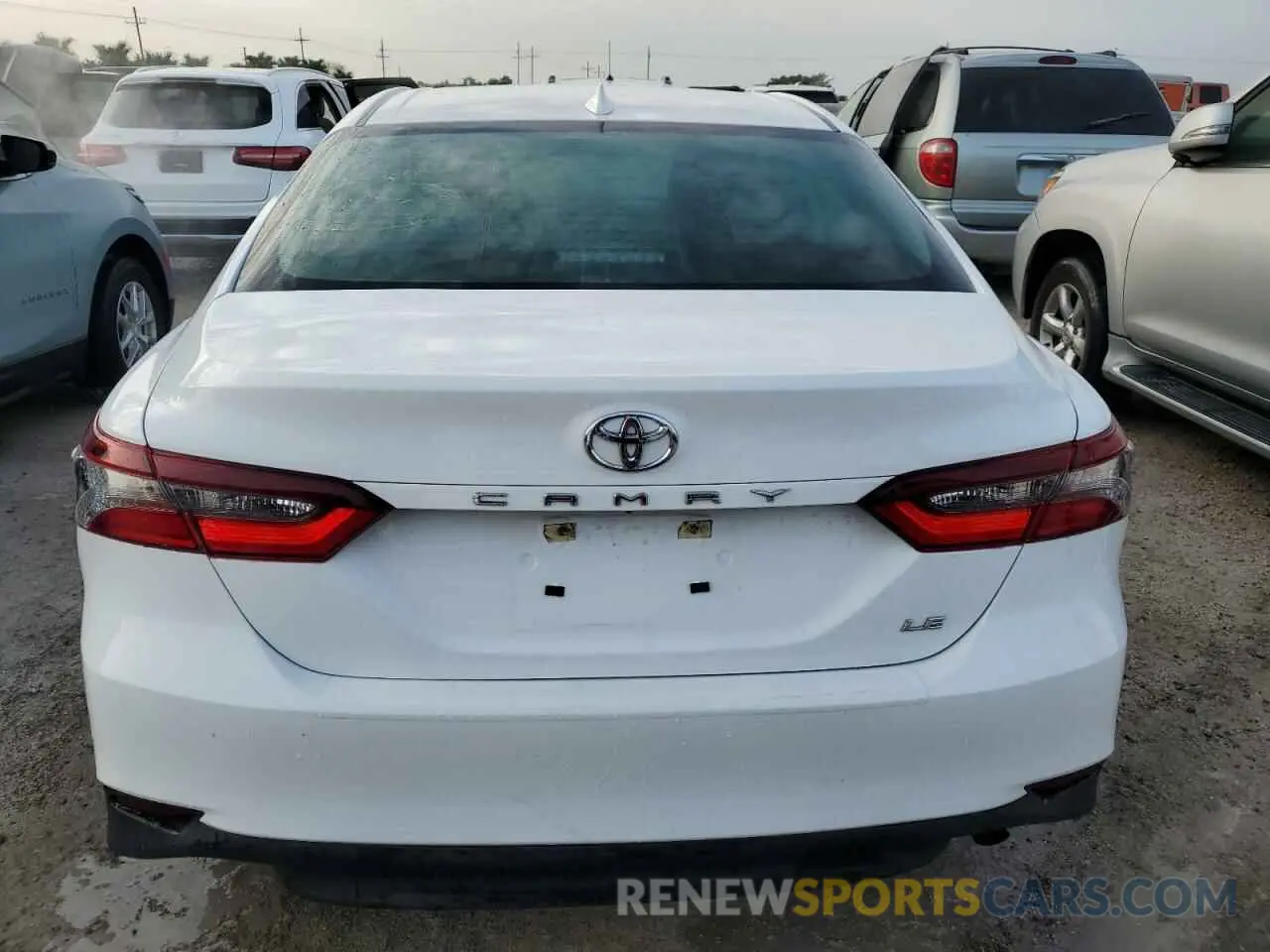 6 Photograph of a damaged car 4T1C11AK3NU709064 TOYOTA CAMRY 2022