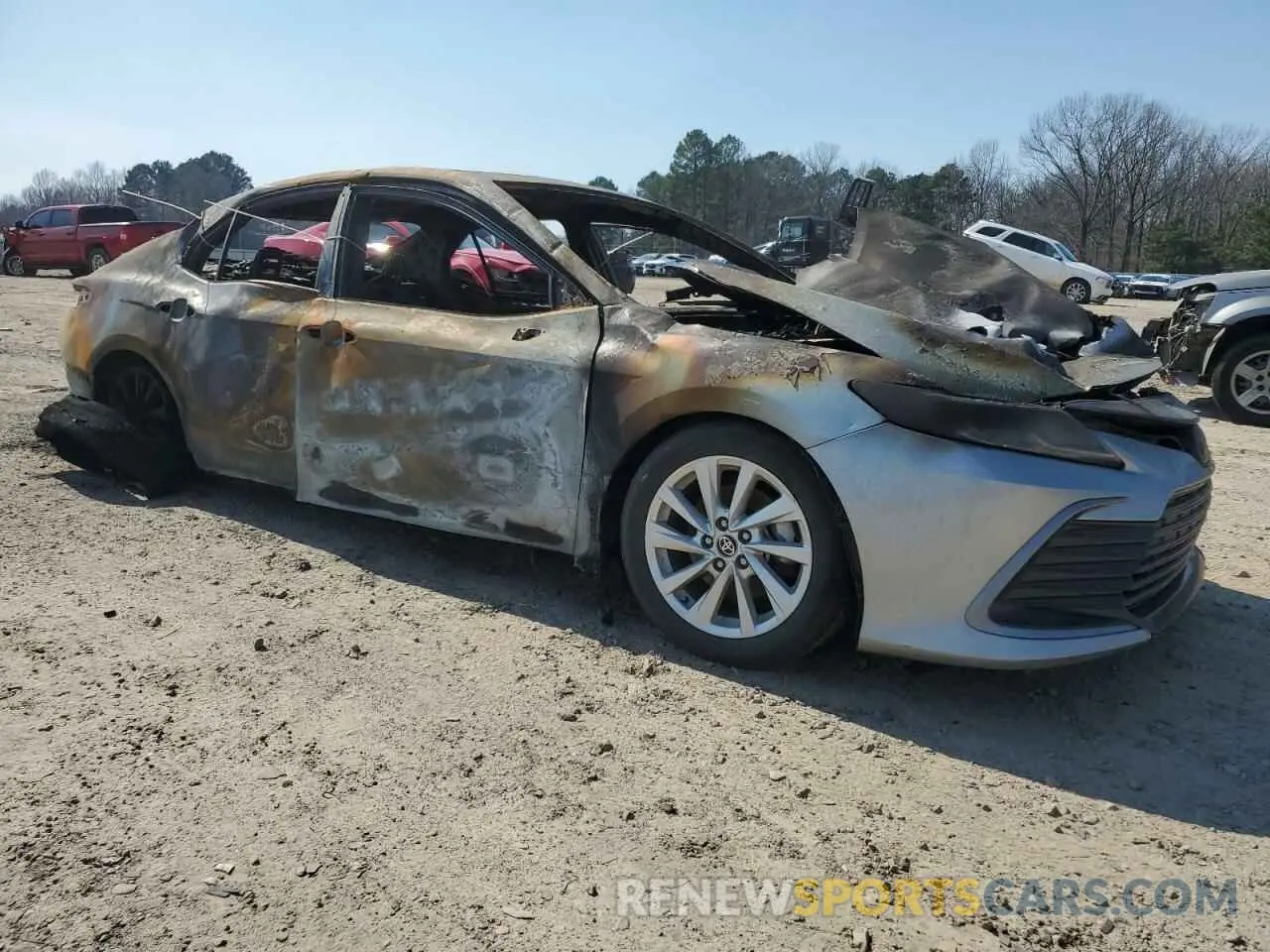 4 Photograph of a damaged car 4T1C11AK4NU049083 TOYOTA CAMRY 2022
