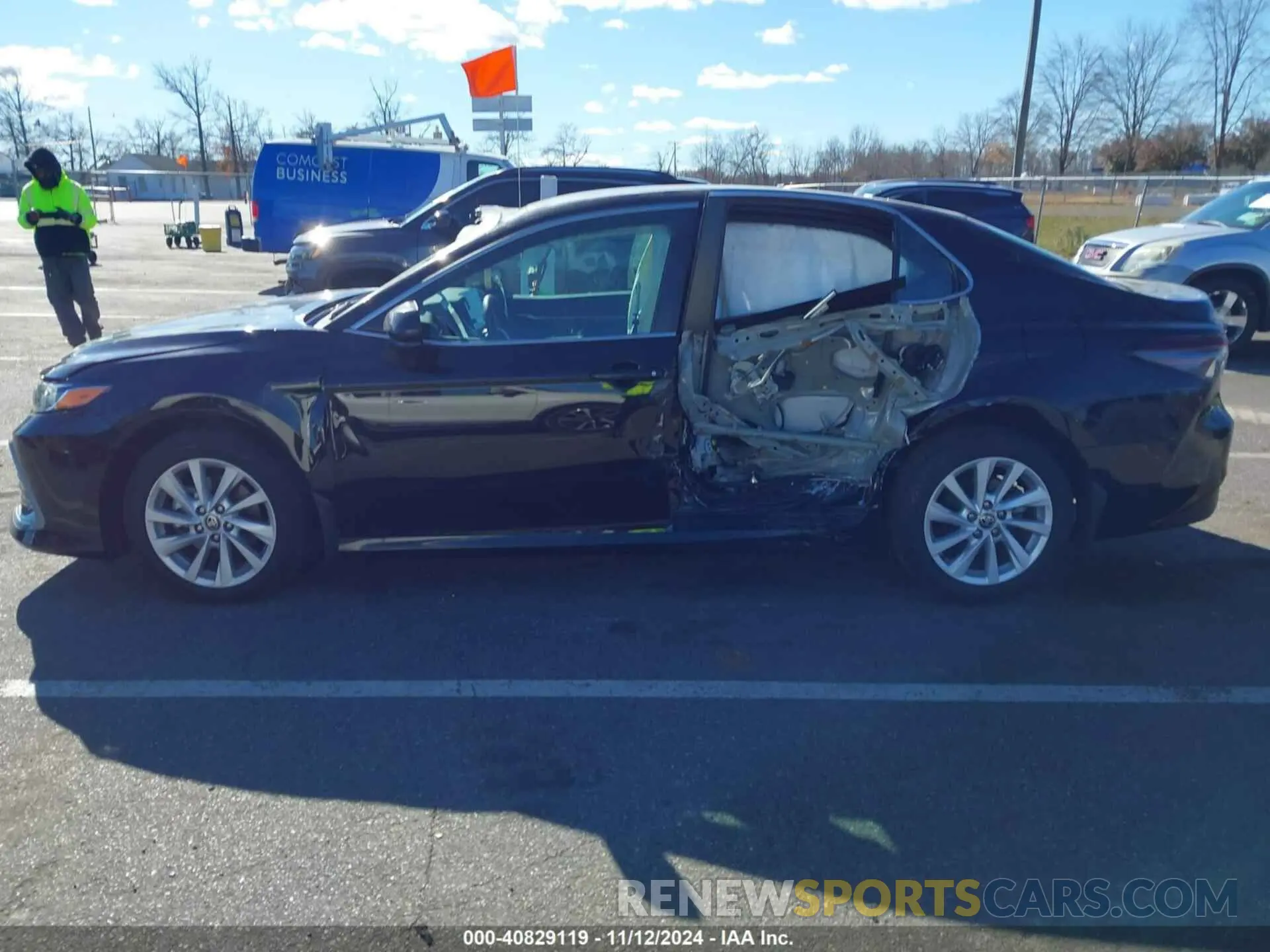 14 Photograph of a damaged car 4T1C11AK4NU052047 TOYOTA CAMRY 2022