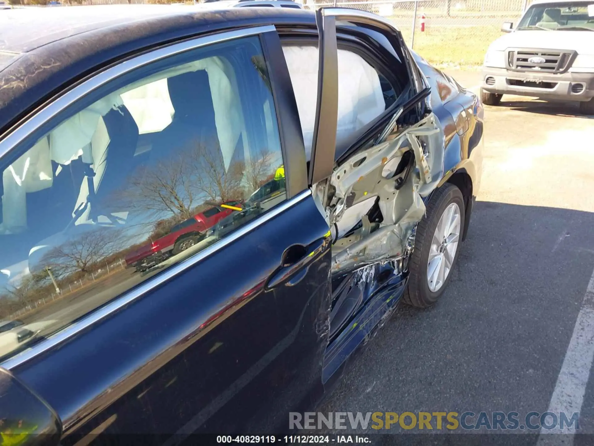 17 Photograph of a damaged car 4T1C11AK4NU052047 TOYOTA CAMRY 2022
