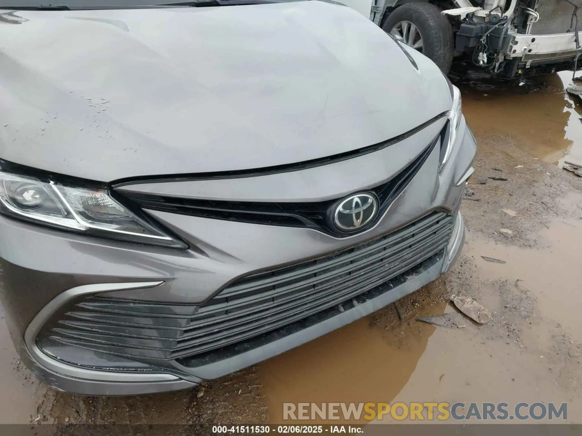 13 Photograph of a damaged car 4T1C11AK4NU052114 TOYOTA CAMRY 2022