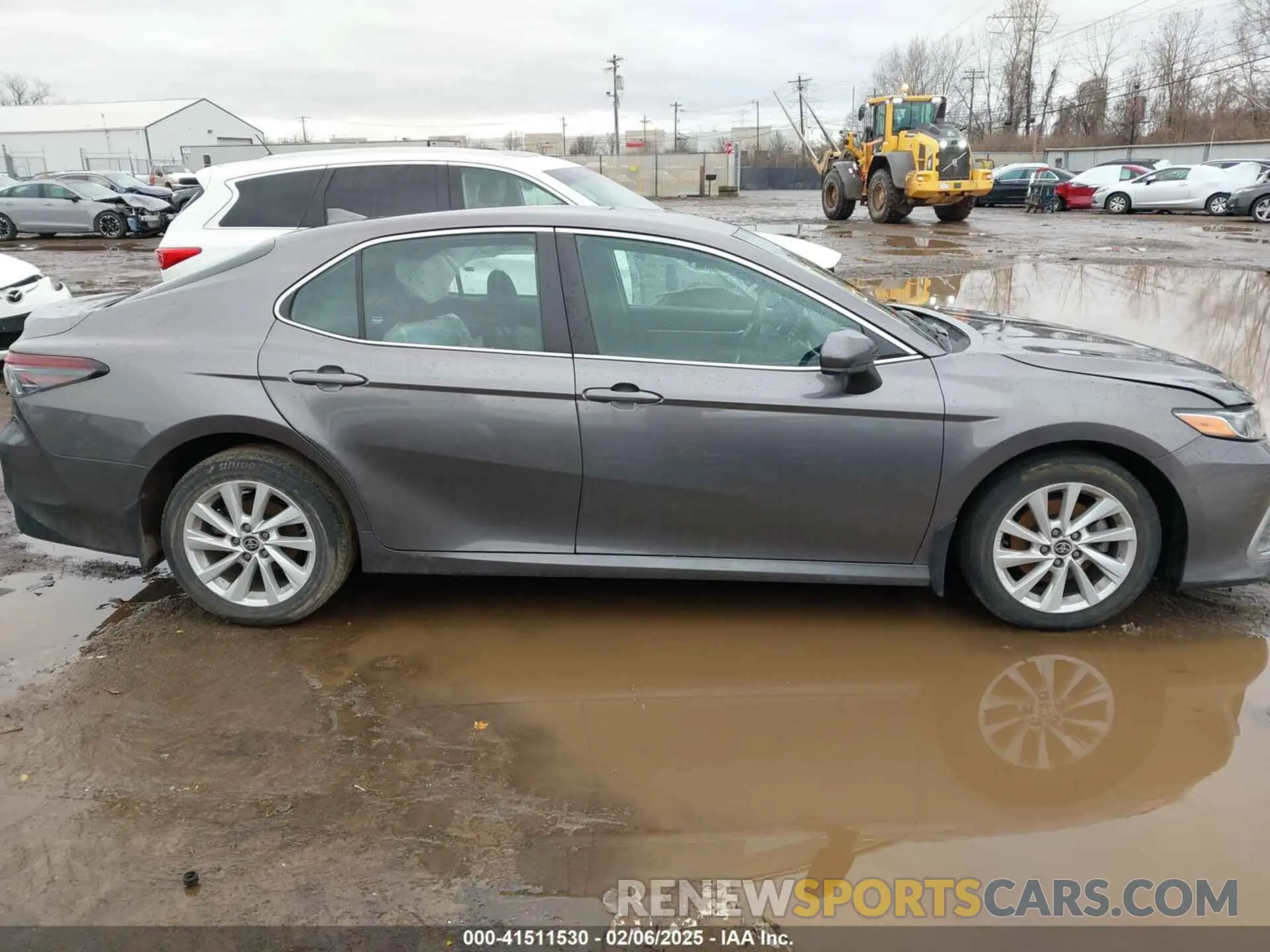 14 Photograph of a damaged car 4T1C11AK4NU052114 TOYOTA CAMRY 2022