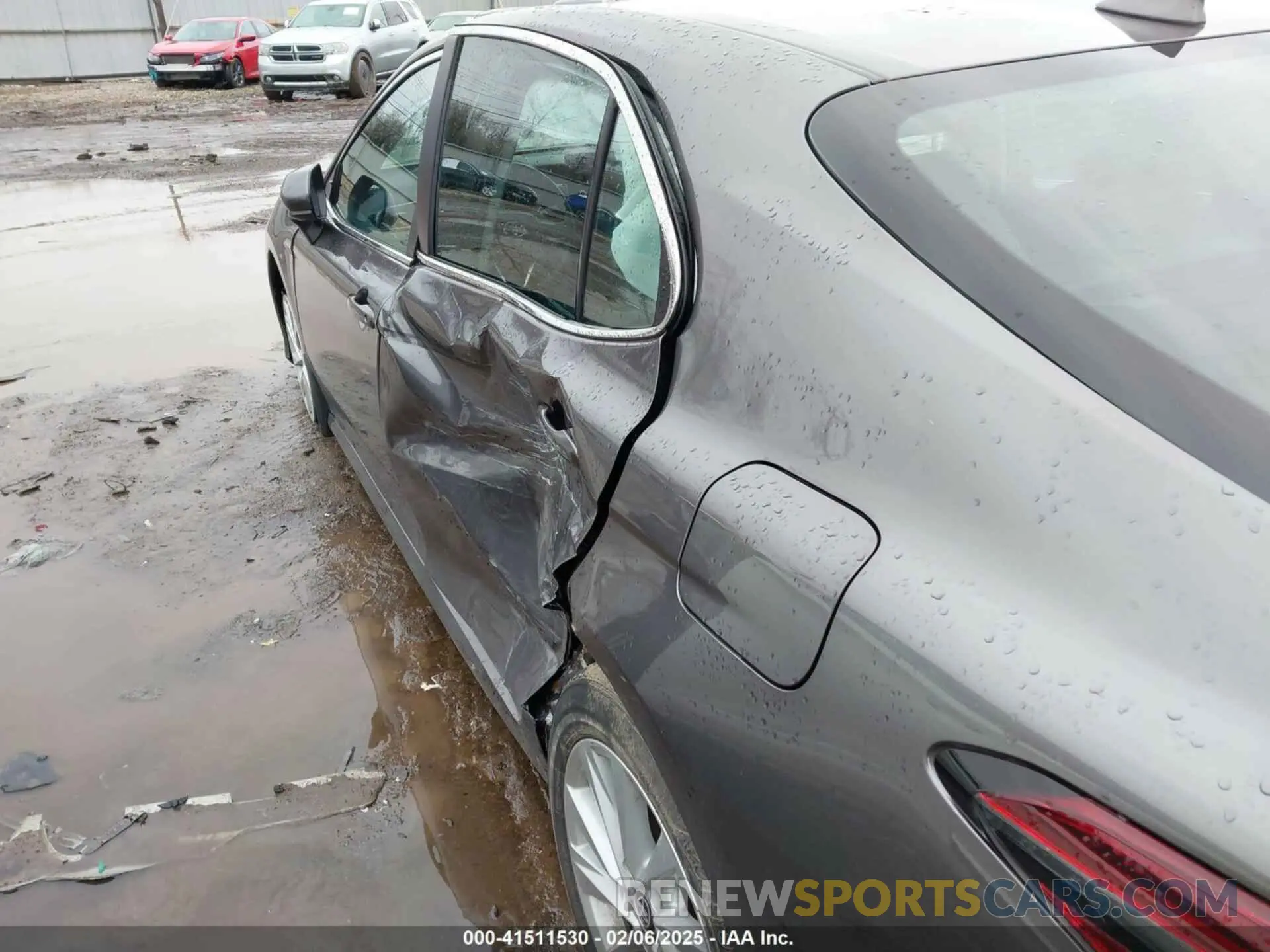21 Photograph of a damaged car 4T1C11AK4NU052114 TOYOTA CAMRY 2022