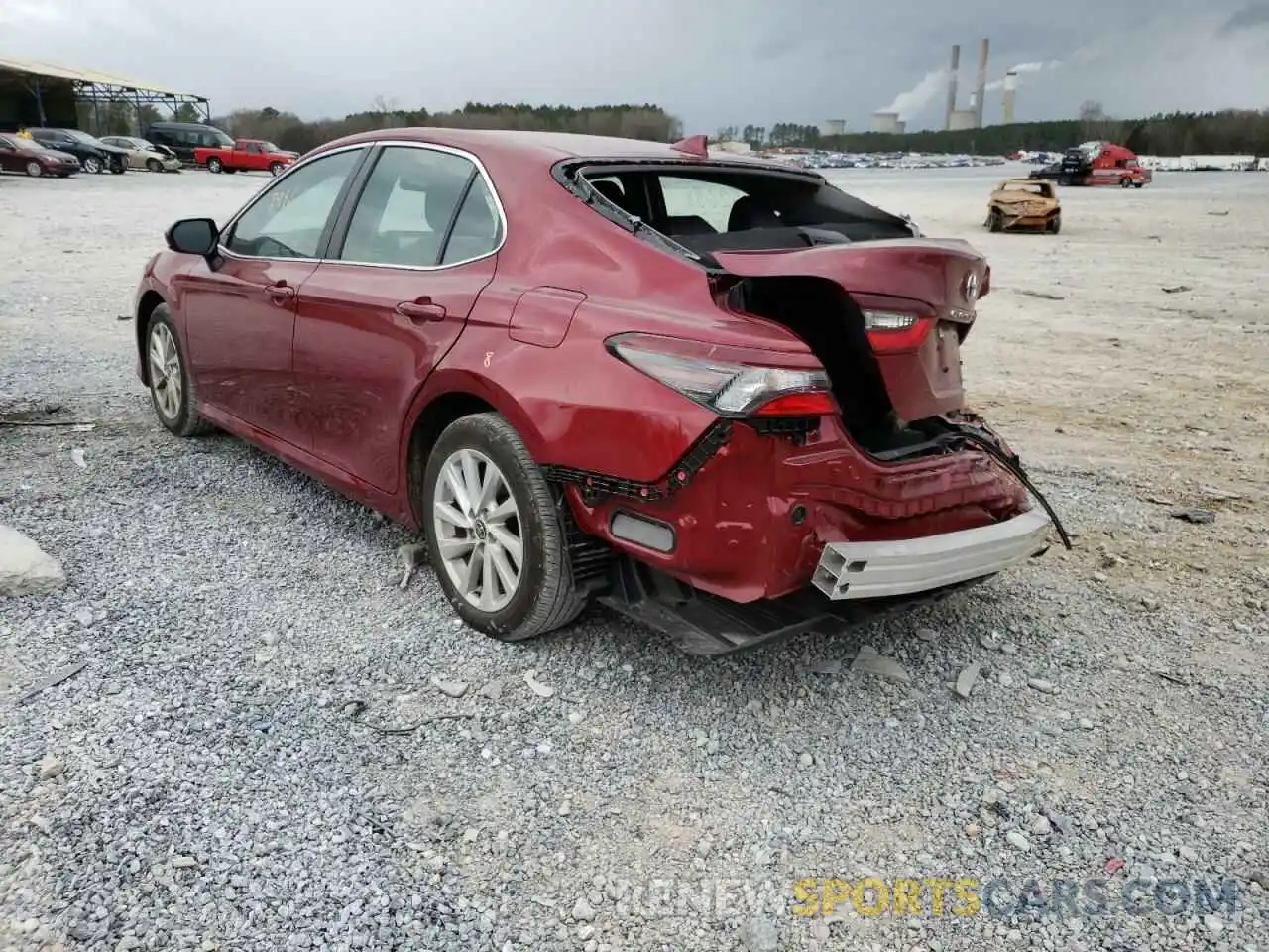 3 Photograph of a damaged car 4T1C11AK4NU626288 TOYOTA CAMRY 2022