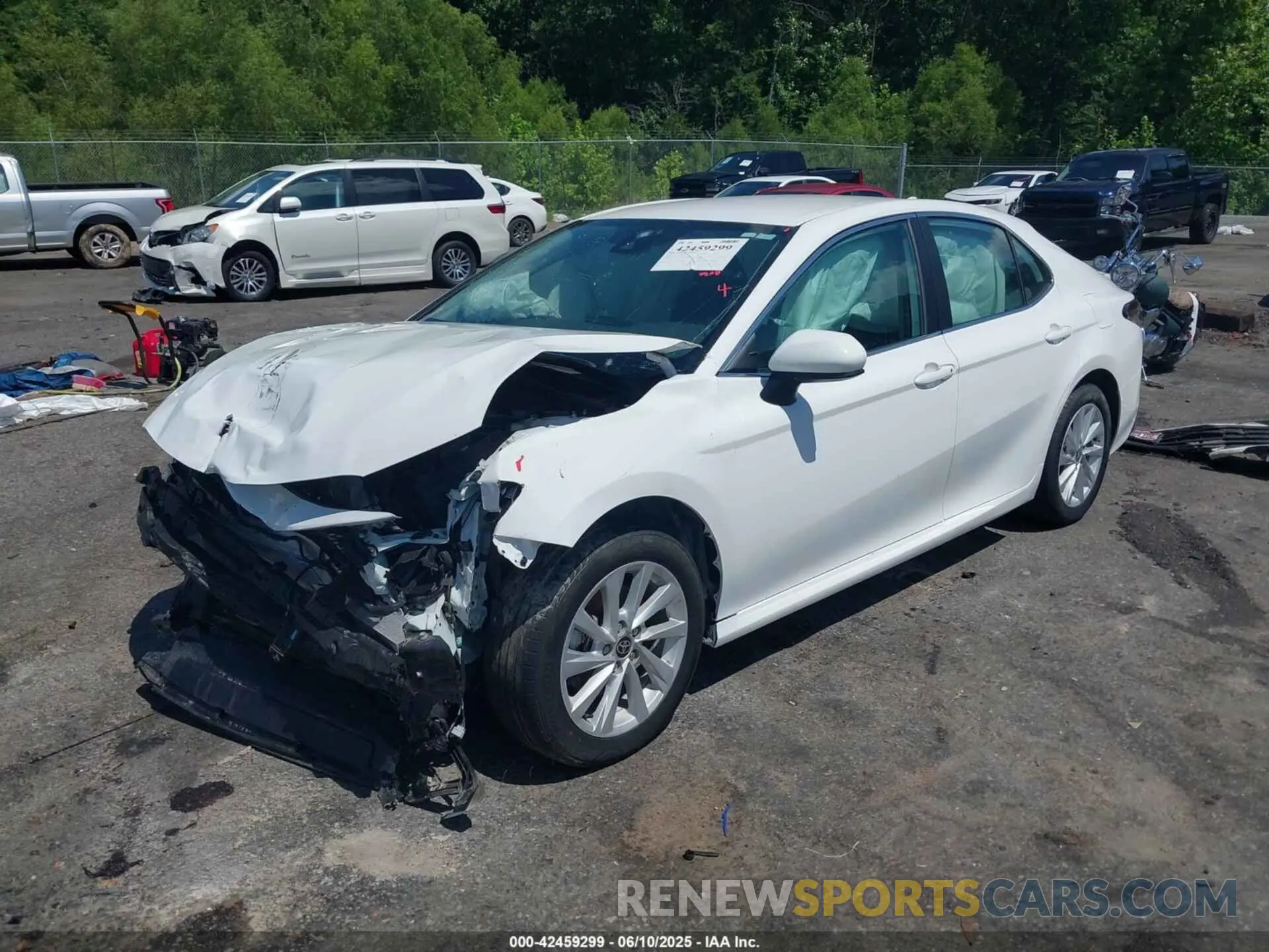 2 Photograph of a damaged car 4T1C11AK4NU633161 TOYOTA CAMRY 2022