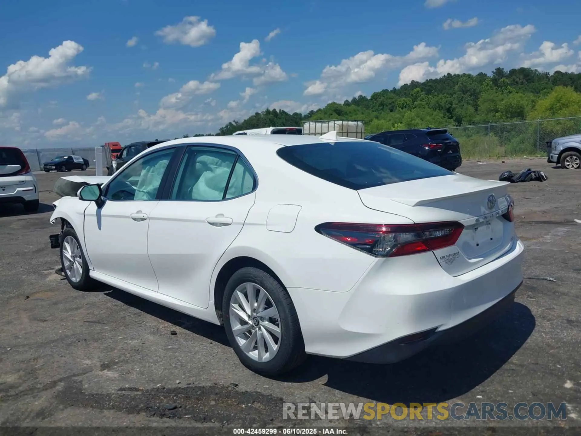 3 Photograph of a damaged car 4T1C11AK4NU633161 TOYOTA CAMRY 2022