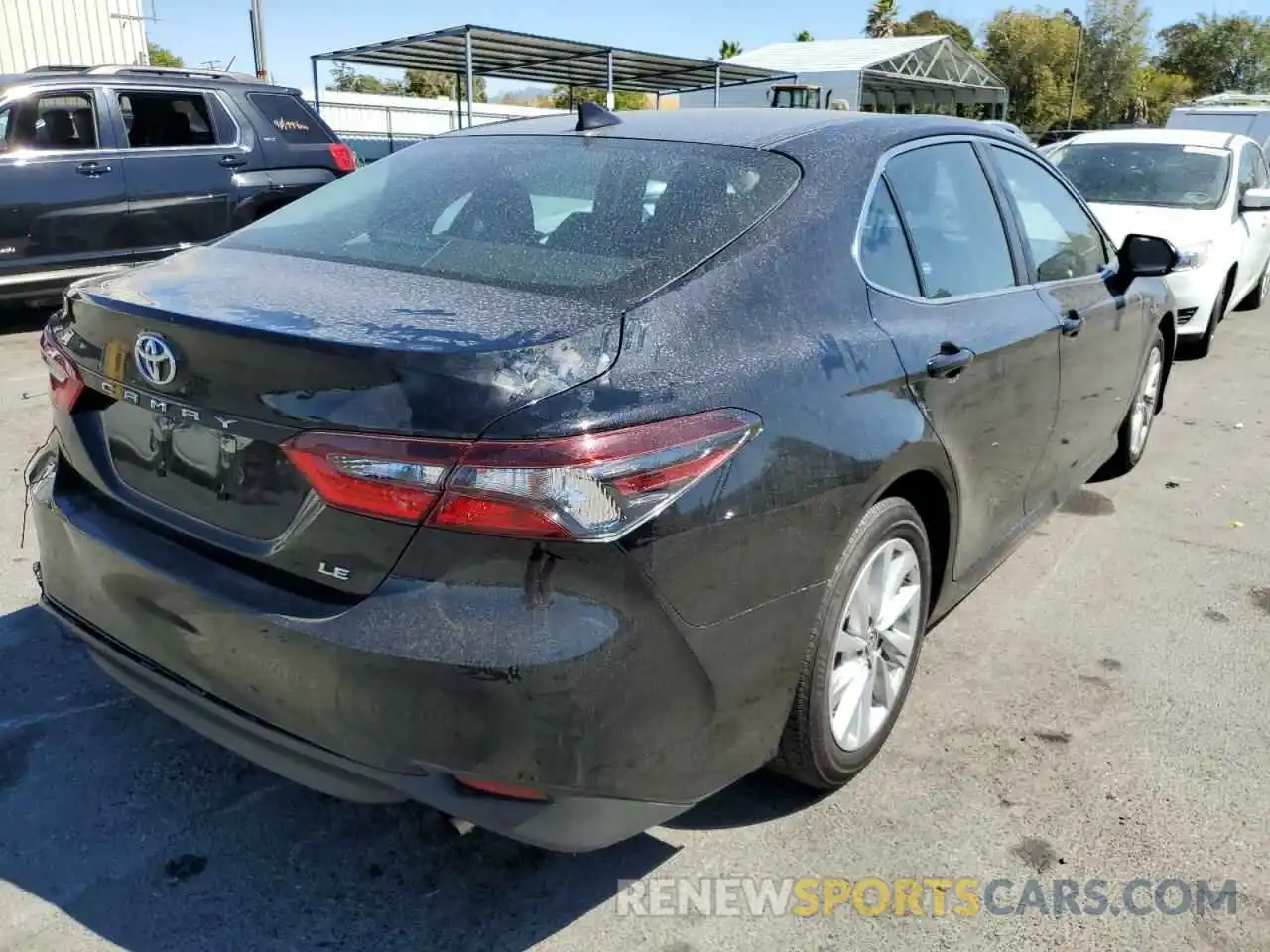 4 Photograph of a damaged car 4T1C11AK4NU643463 TOYOTA CAMRY 2022