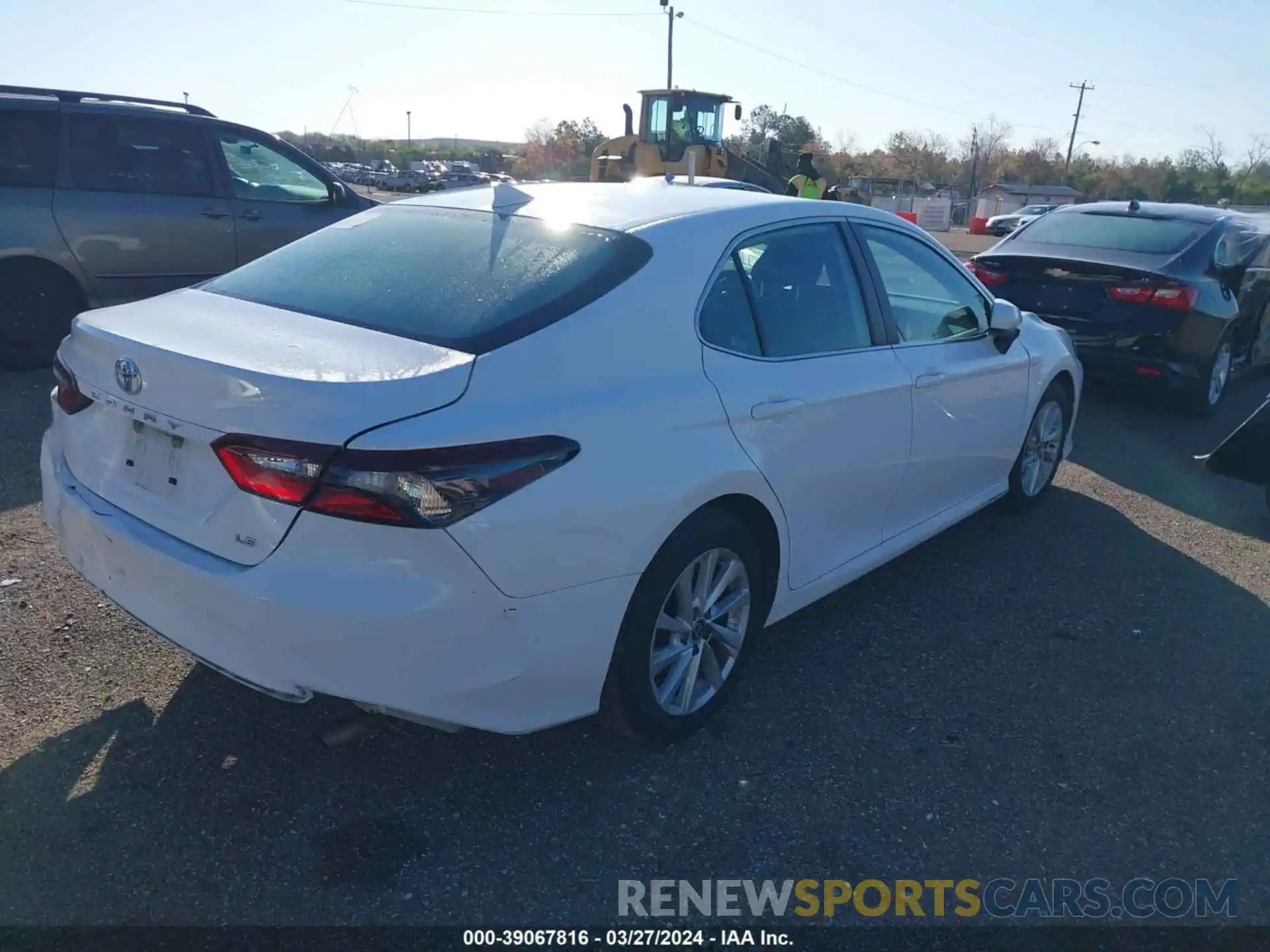 4 Photograph of a damaged car 4T1C11AK4NU659100 TOYOTA CAMRY 2022