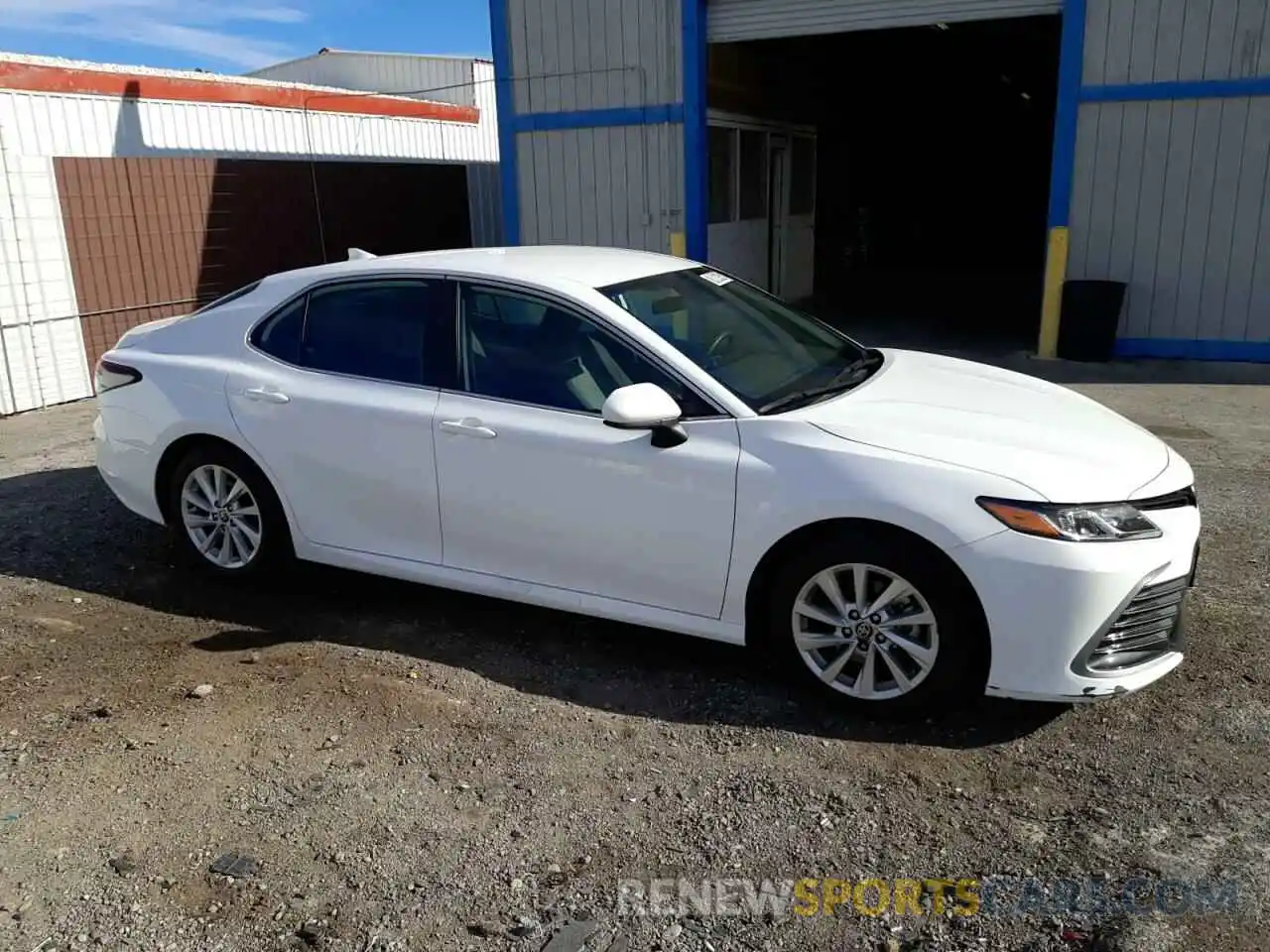 4 Photograph of a damaged car 4T1C11AK4NU663812 TOYOTA CAMRY 2022